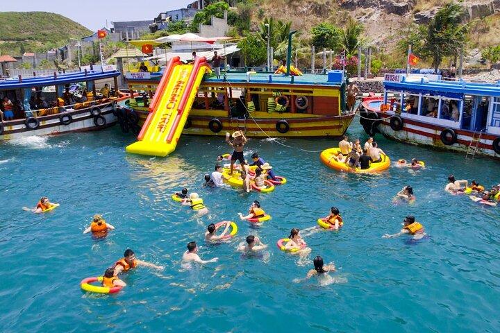 Nha Trang Island Hopping: Snorkeling, Floating Bar Party & BBQ
