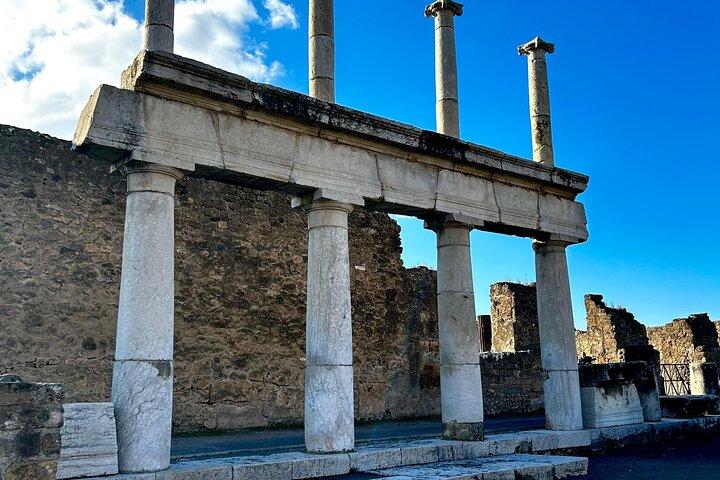 Pompeii & Vesuvius Hike Small Group Priority Access from Sorrento