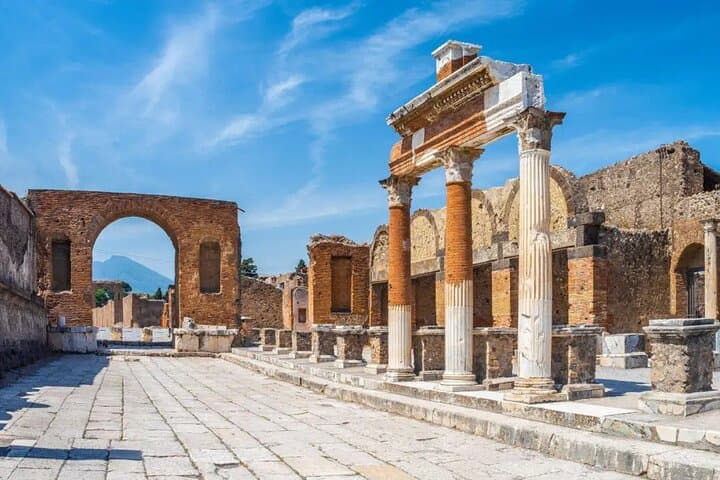 POMPEI & VESUVIUS TOUR from NAPLES (tickets and Hotel Pick-up INCLUDED)