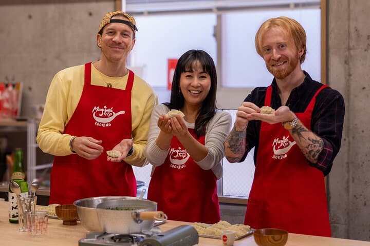 Osaka Cooking Class and Sake Tasting with Local Supermarket Visit