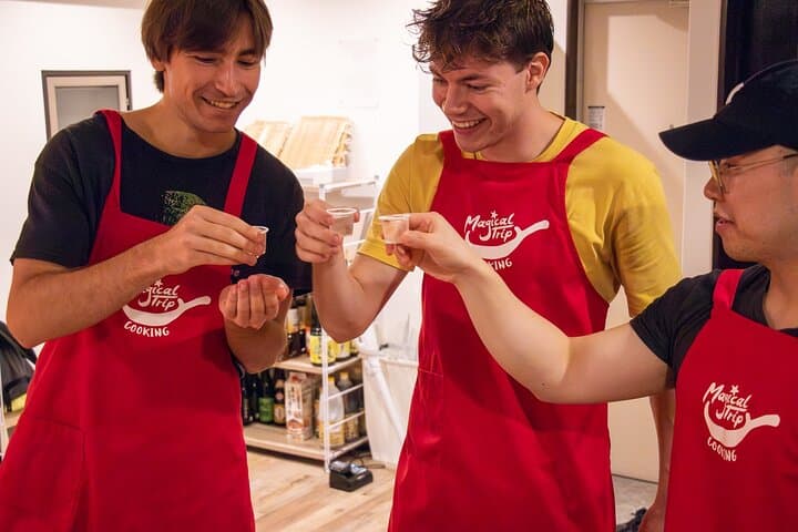 Osaka Cooking Class and Sake Tasting with Local Supermarket Visit