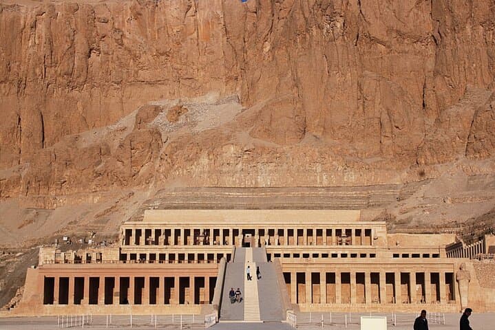 Luxor Hot Air Balloon & East & West Bank Full-Day Tour with Lunch