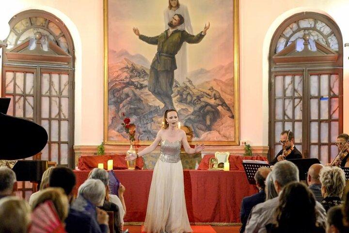 Opera Concert in Verona Palace with Prosecco