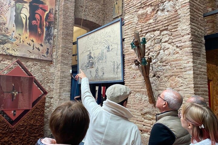 Private Dalí’s World Wine and Cava Tour with Hotel pick-up from Barcelona