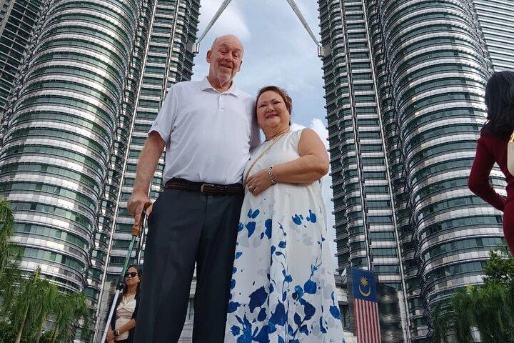 Petronas Twin Towers Special Entrance & Dining With Expert Guide