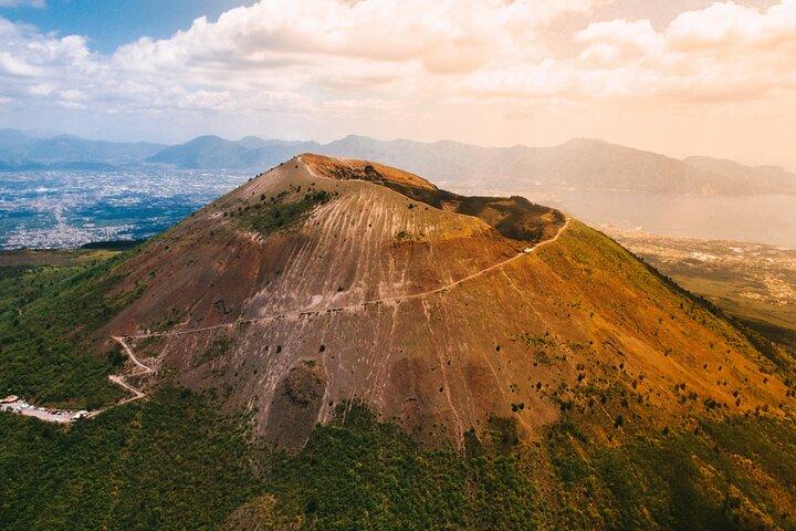 Pompeii & Vesuvius Hike Small Group Priority Access from Sorrento