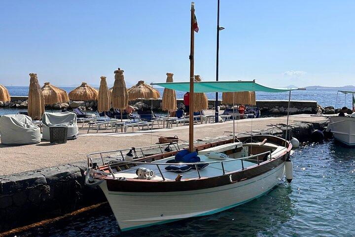 Private boat tour of Ischia and/or Procida
