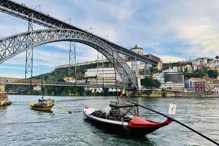 Porto "Old Town" Walking Tour with river cruise (Small-groups)