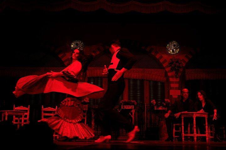 Albaicín and Sacromonte Sunset tour + Flamenco show