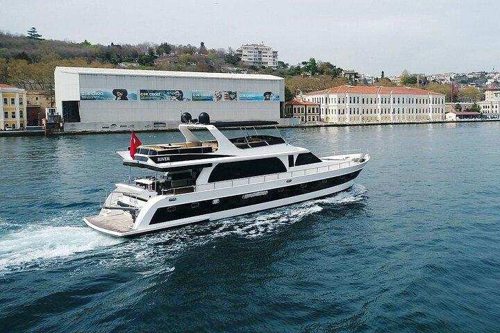 Istanbul Small Group Luxury Night Cruise Experience on Bosphorus