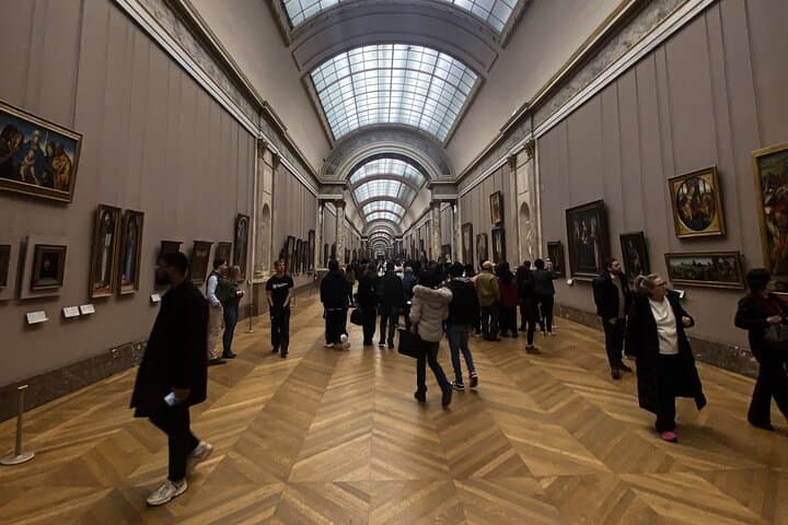 Louvre Private Tour with Entry Ticket