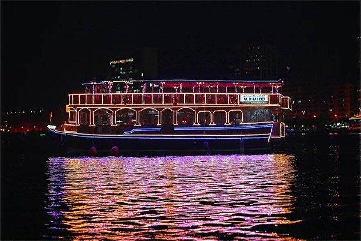 Luxury Dhow Dinner Cruise in Dubai Marina with Live Entertainment