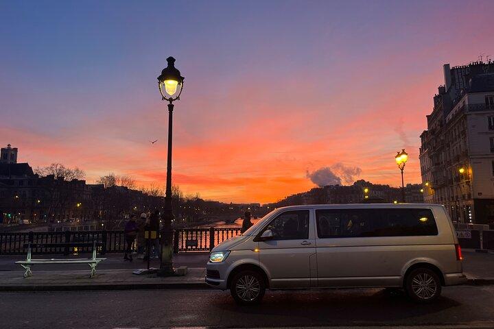 Hop On: Paris City Highlights Tour in a comfortable Minivan