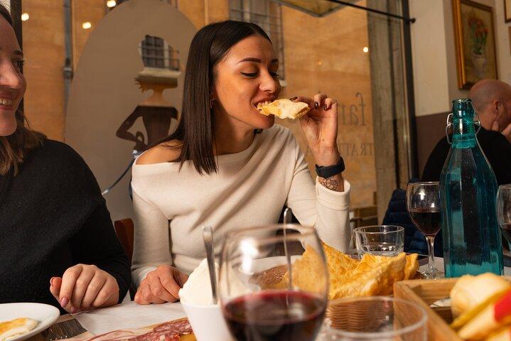 Bologna Small-Group Food Tour with Full Meal & Local Guide