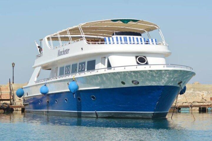 Ain Sokhna Day Trip On Yacht From Cairo