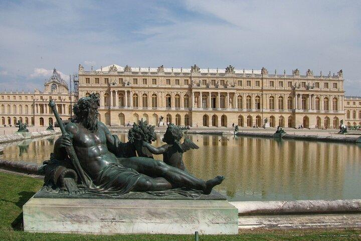 Full day Versailles and Louvre with Small Group