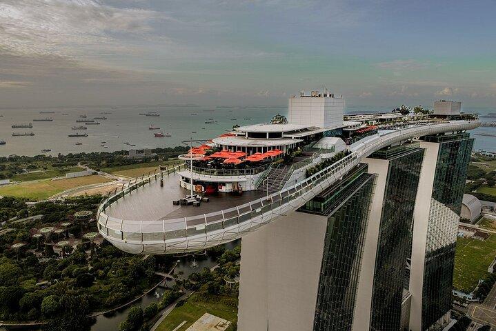 Marina Bay Sand Observatory and Singapore Skyline History Tour