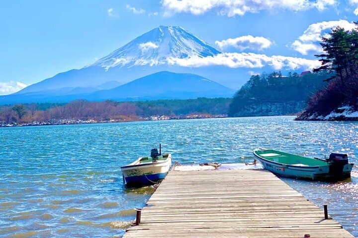 Mt. Fuji to Lake Kawaguchi, Lake Yamanaka and Onsen Day Tour