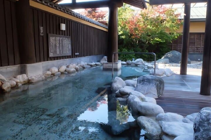 Mt. Fuji to Lake Kawaguchi, Lake Yamanaka and Onsen Day Tour