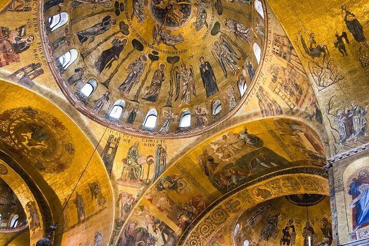 Saint Mark's Basilica guided tour with an architect