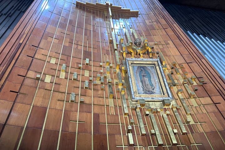100% private tour in Guadalupe's Basilica with transport