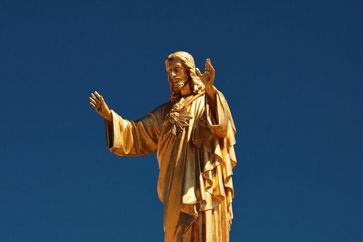 Lisbon: Sanctuary Fátima & Little Shepperd Town Guide Tour