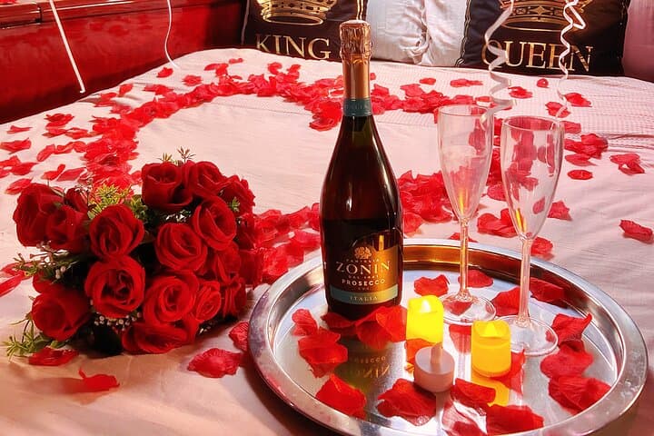 Dubai : Private Romantic Yacht Cruise on a 50FT Yacht
