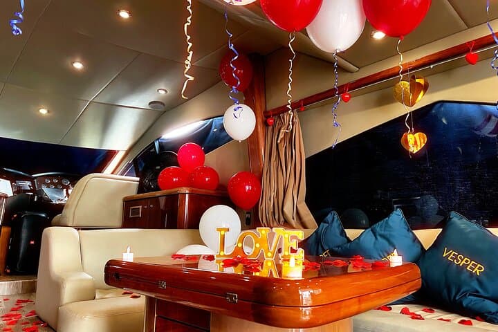 Dubai : Private Romantic Yacht Cruise on a 50FT Yacht