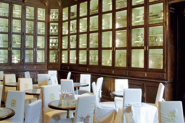 Turin: Royal Palace + Turin audioguide & Italian Aperitif