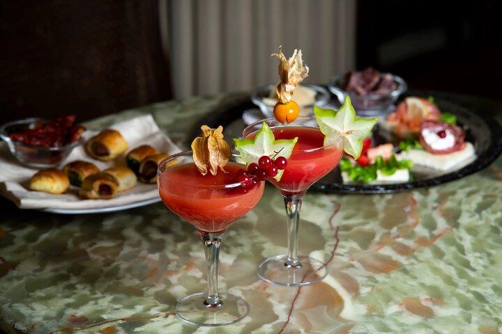 Turin: Royal Palace + Turin audioguide & Italian Aperitif