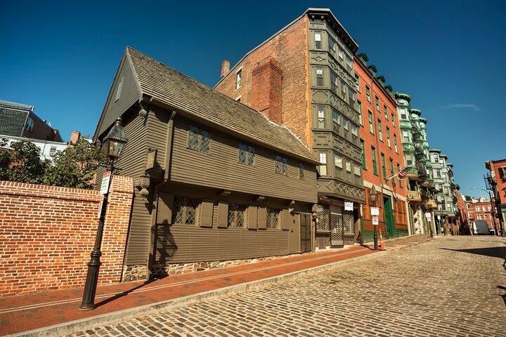 Boston Revolutionary Walking Tour + Private Harbor Cruise