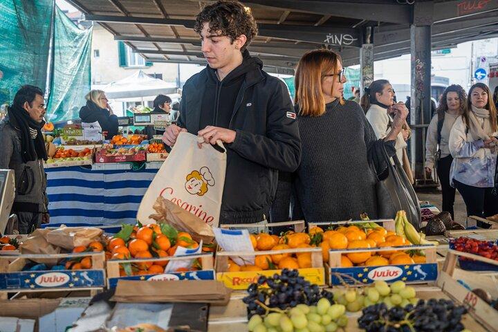 Genoa Walking Tour & Traditional Cooking Class with Wine