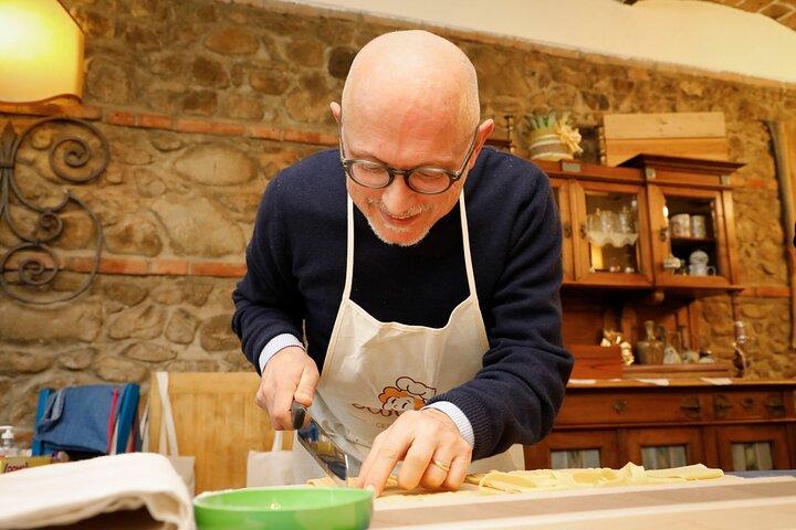 Livorno Walking Tour And Traditional Cooking Class with Wine
