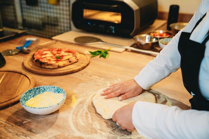 Florence Pizza and Gelato Cooking Class: Small Group Experience
