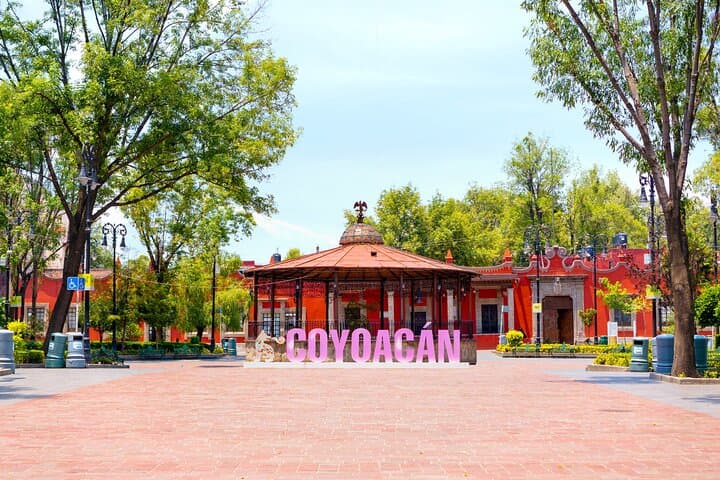Xochimilco and Coyoacan and Frida Kahlo Museum optional