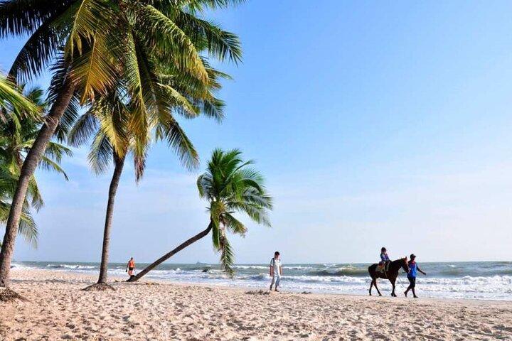 Hua Hin One-Day Tour from Bangkok –Beach, Temples & Local Markets