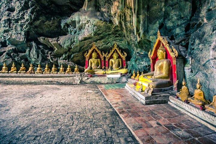 Hua Hin One-Day Tour from Bangkok –Beach, Temples & Local Markets