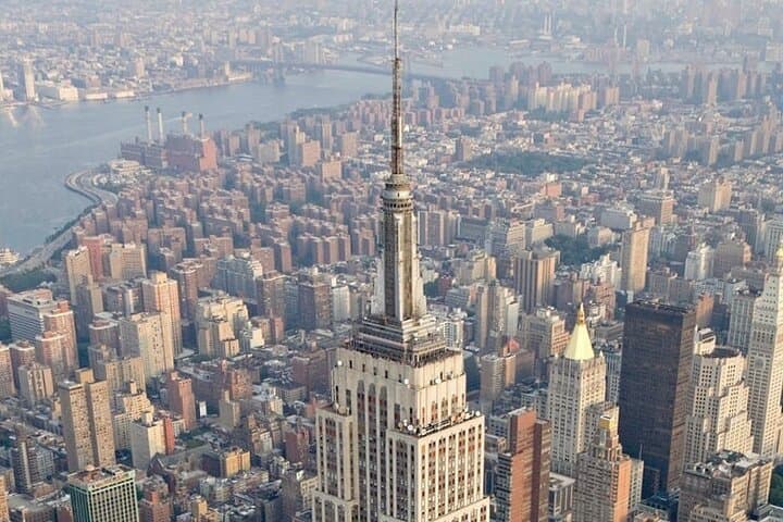 New York: Empire State Building & Hop-on Hop-off Sightseeing Tour