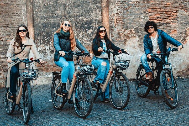 Electric Bike Tour of City Centre with Gelato Highlights of Rome