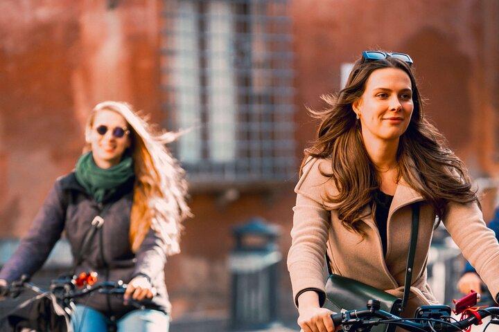 Electric Bike Tour of City Centre with Gelato Highlights of Rome