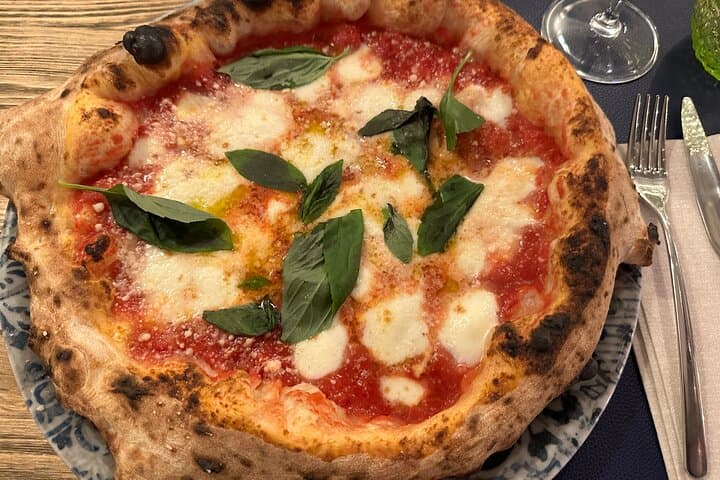 Authentic Margherita Pizza Making Class in Naples