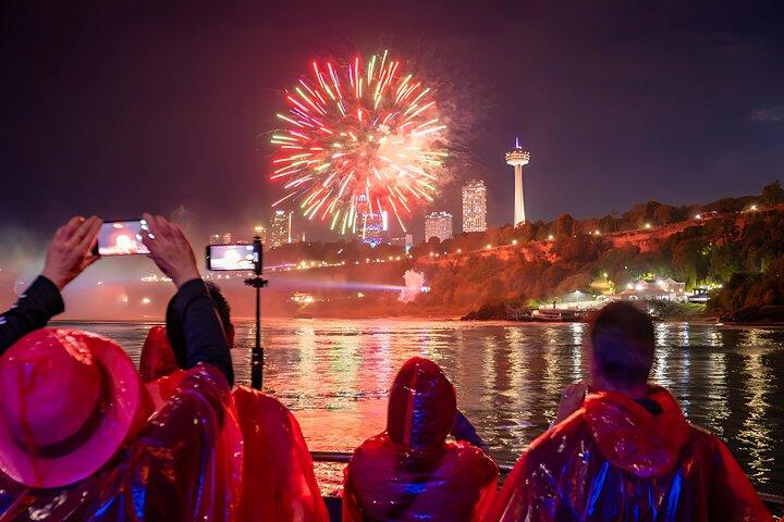 Toronto: Niagara Falls Night Tour, Boat, Journey, Dinner & Tower