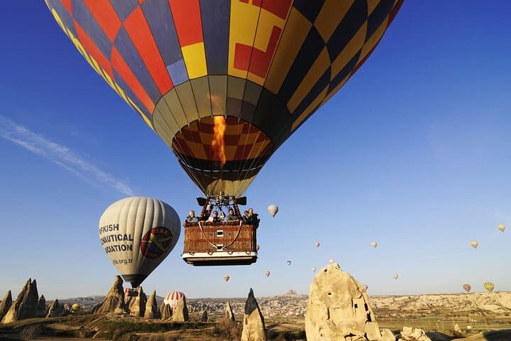 Luxury Sunrise Hot Air Balloon Flight in Luxor