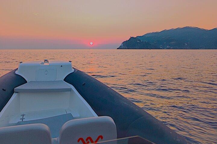 Sunset Boat Tour with Aperitif in Portofino