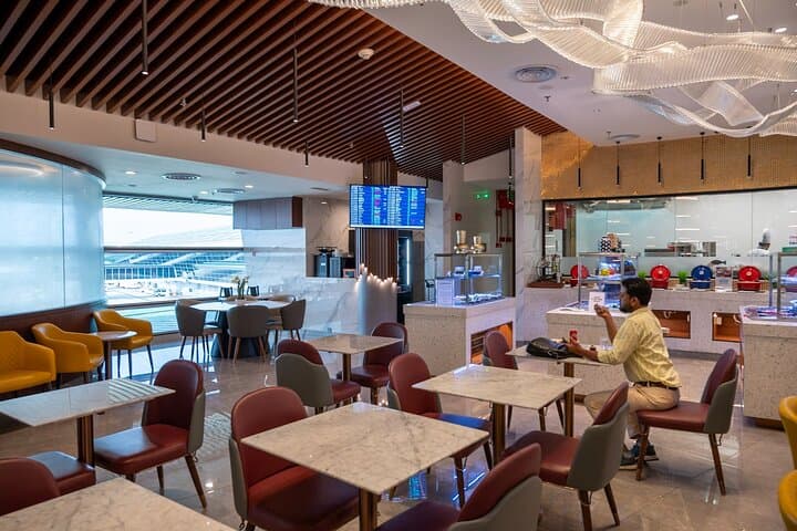 Kuala Lumpur International Airport (KUL) T1 /T2 VIP Lounge Access