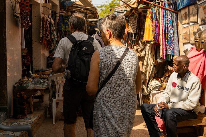 Dakar in 3h: Full tour by traditional fast coach