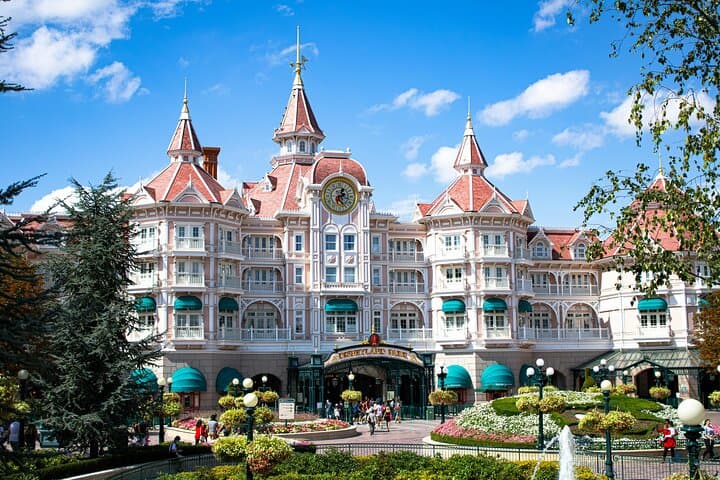 One Way Private Transfer from Disneyland Paris to Paris