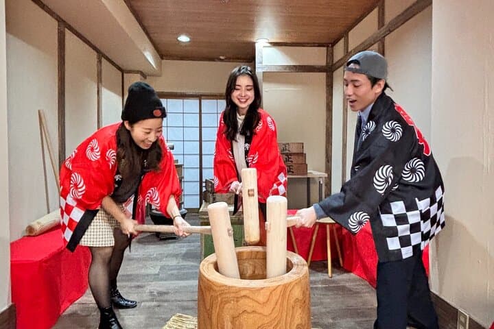 【For adult】Traditional Mochi Pounding Experience with Tasting