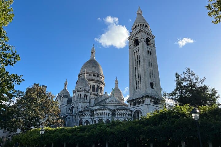 Small Group Walking Tour of Montmartre -10 people max