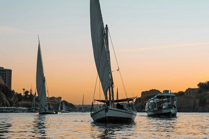 Giza Pyramids and Felucca Boat Ride on Nile River Private Tour